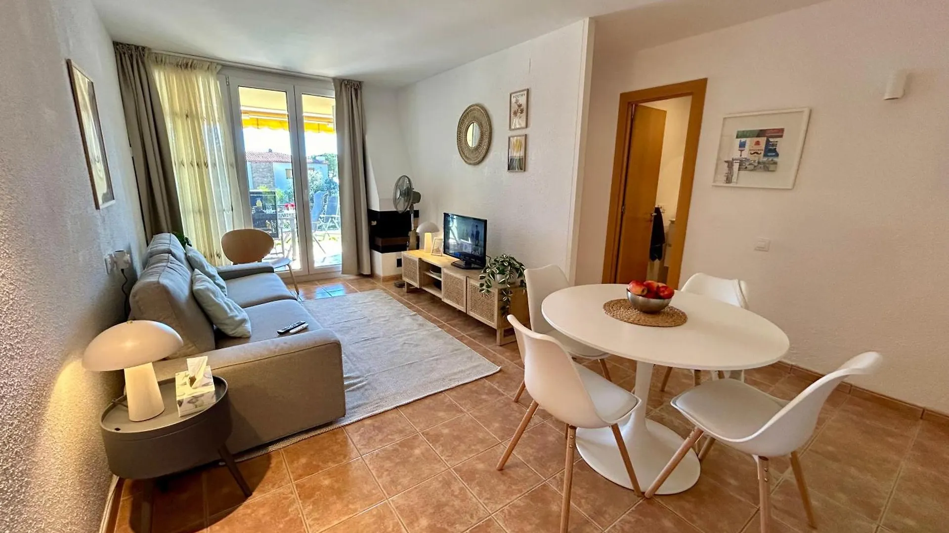 Apartament Reformat, Wi Fi, Parking, Piscina, Ac contacts